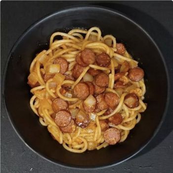 Паста с охотничьими колбасками