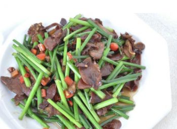 Побеги чеснока с языком (68)