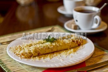 Блинчики с ветчиной и сливочным соусом