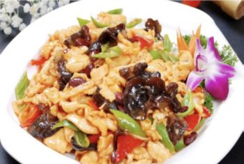 Куриное филе с овощами в соевом соусе (93)