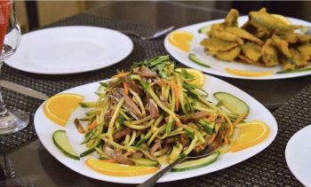 Салат из свиных ушей с огурцом (9)