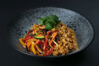 WOK  рис с говядиной